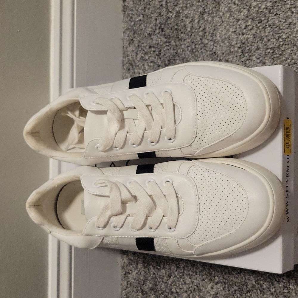 Steve Madden Sneakers